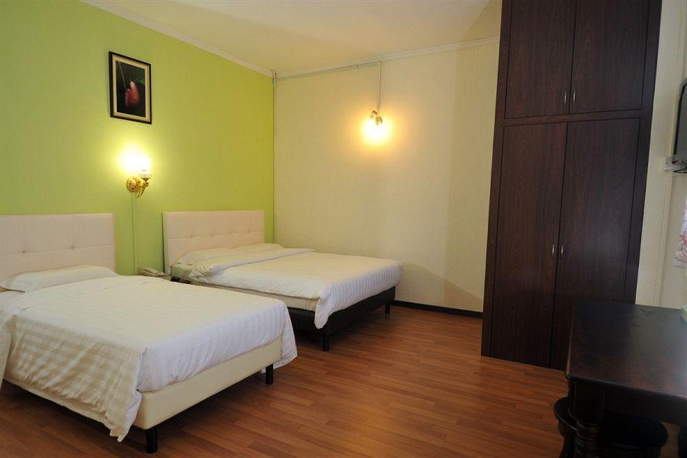 קוצ'ינג Grand Supreme Hotel מראה חיצוני תמונה
