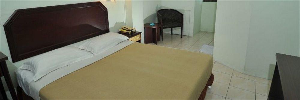 קוצ'ינג Grand Supreme Hotel מראה חיצוני תמונה